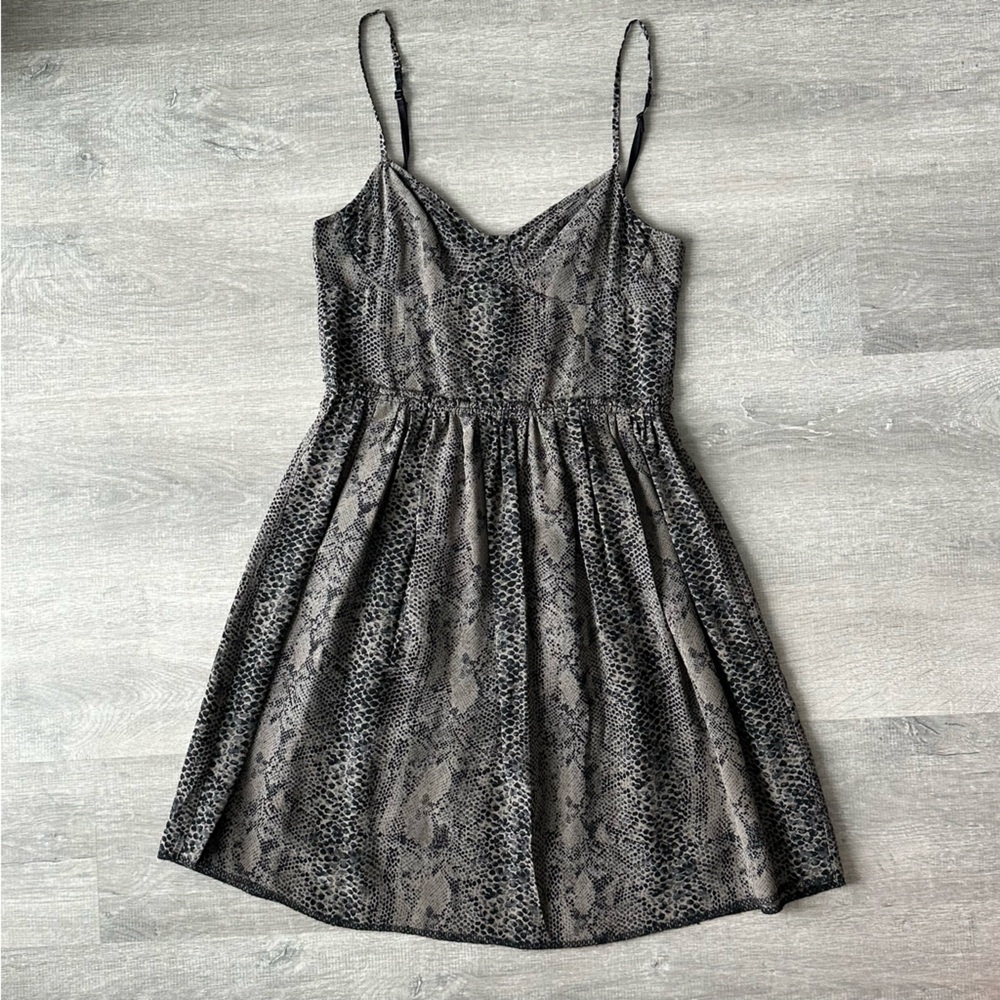 Aritzia Wilfred 100% Silk snake print fit & flare festival dress - Picture 1 of 7